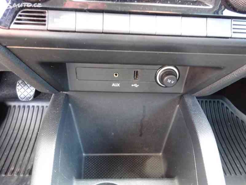 Škoda Fabia 1.2 TSI r.v.2015 (81 kw) 1.Maj.serv.kníž.ČR - foto 11