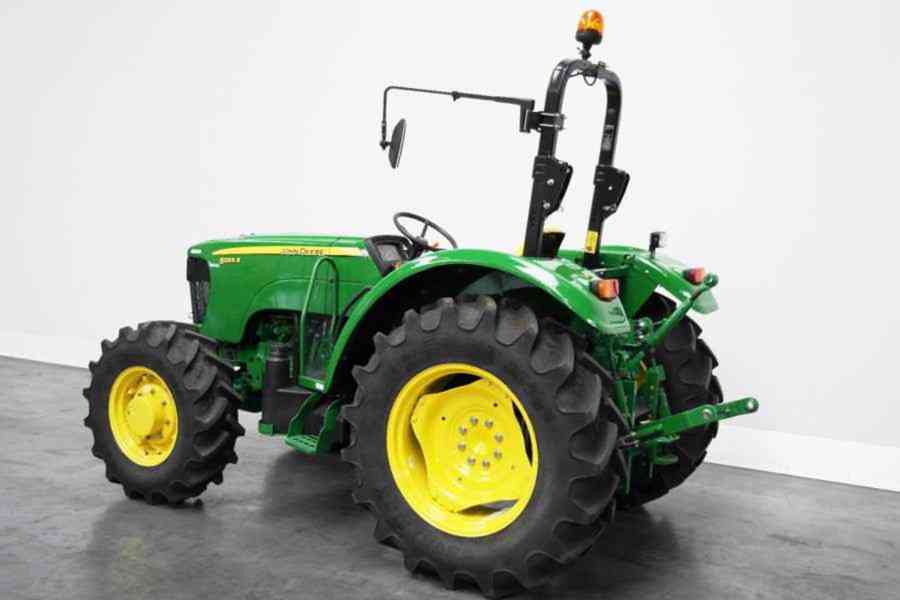 John Deere 5055E – Pouze 650 hodin! - foto 3