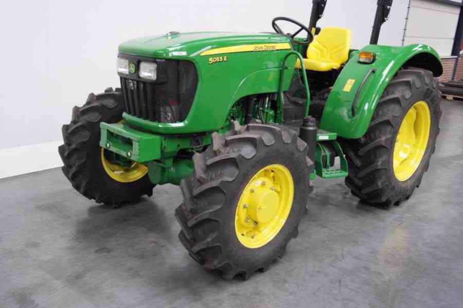 John Deere 5055E – Pouze 650 hodin! - foto 4