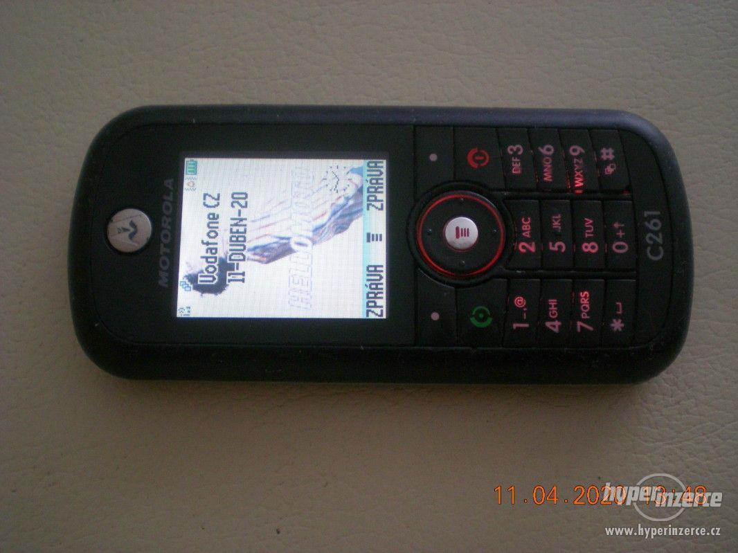 Motorola c261 не включается