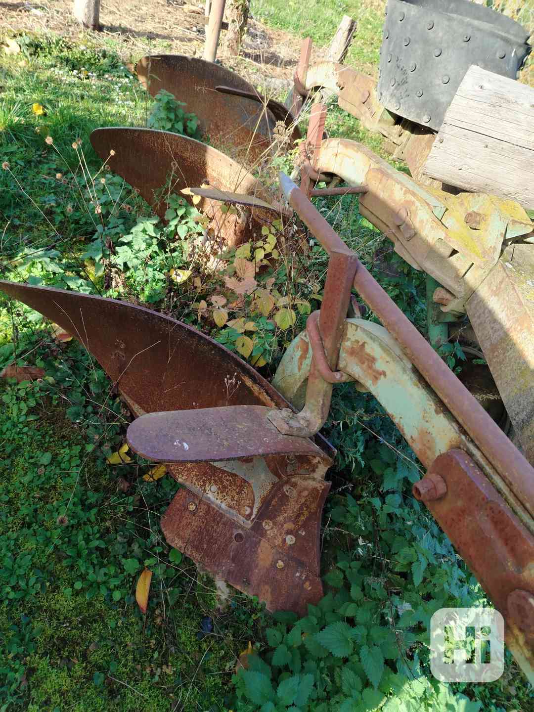 Nesený pluh, 3radličný - foto 1