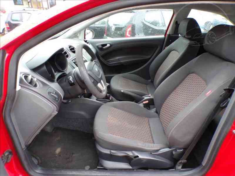 Seat Ibiza 1,2 i-HNED ODJÍŽDÍTE - foto 8