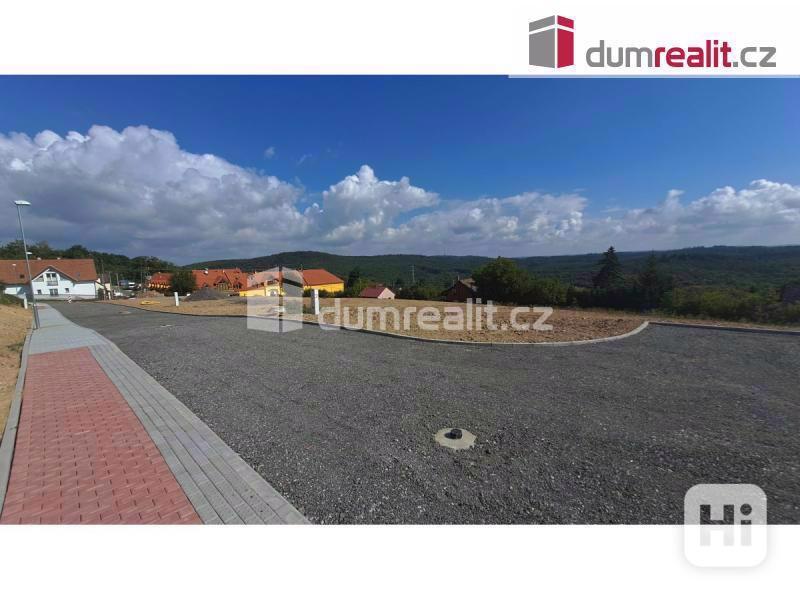 Prodej zasíťovaného stavebního pozemku s vydaným stavebním povolením na nízkoenergetický dům, 1142 m2, Černolice - foto 8