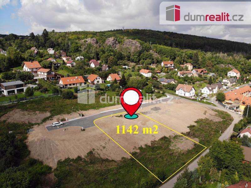 Prodej zasíťovaného stavebního pozemku s vydaným stavebním povolením na nízkoenergetický dům, 1142 m2, Černolice - foto 3