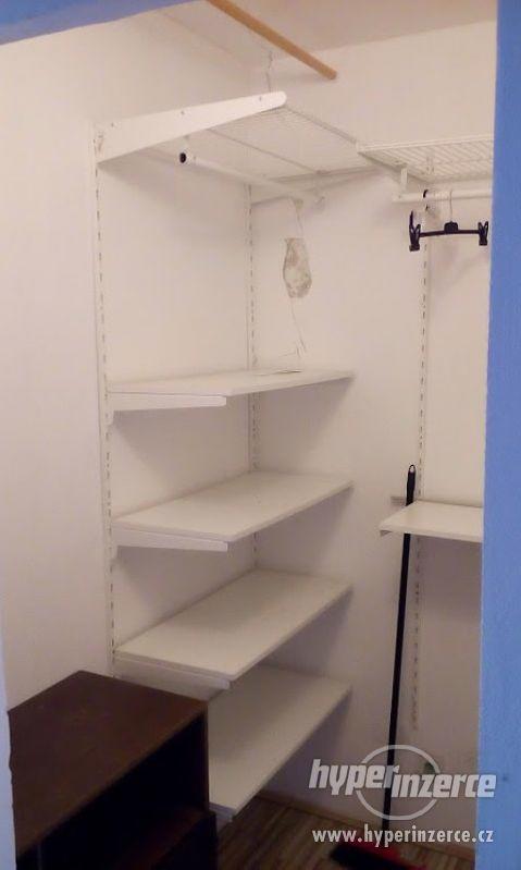 Kladno-Spolubydlení pro studentku - neprůchozí pokoj - foto 4