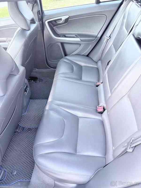 Volvo V60 2,4   D6 Plug-in Hybrid - foto 10