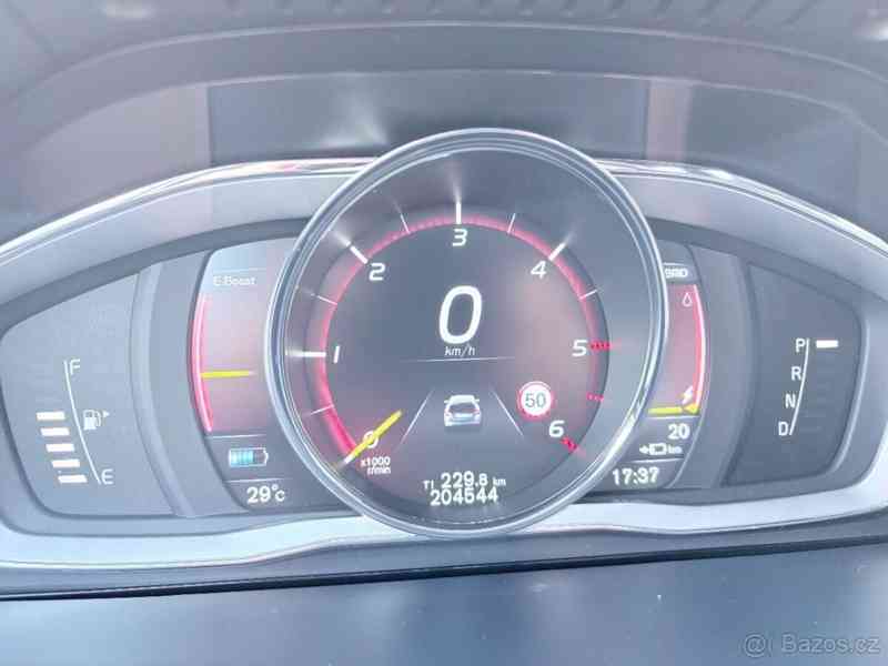 Volvo V60 2,4   D6 Plug-in Hybrid - foto 13