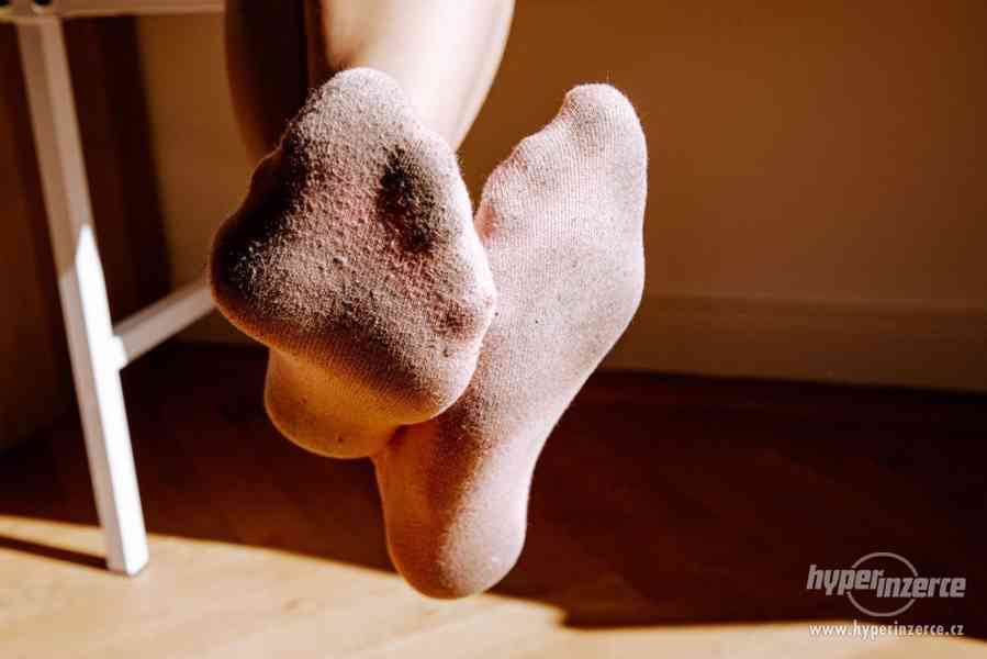 Obnošené ponožky na zakázku - foto 1