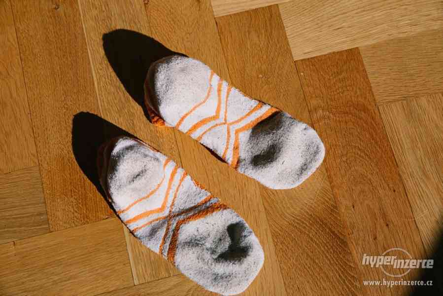 Obnošené ponožky na zakázku - foto 7