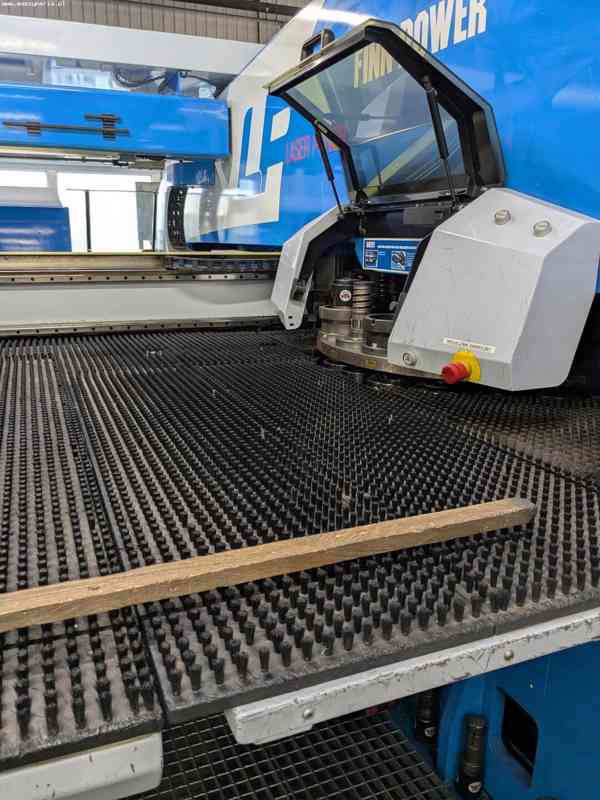 Vysekávací laserový lis FINN-POWER LP6 - foto 5