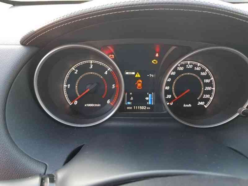 Mitsubishi outlander 2.2 di-d 4X4  - foto 4
