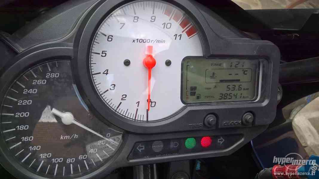 Honda VTR 1000 F - foto 4