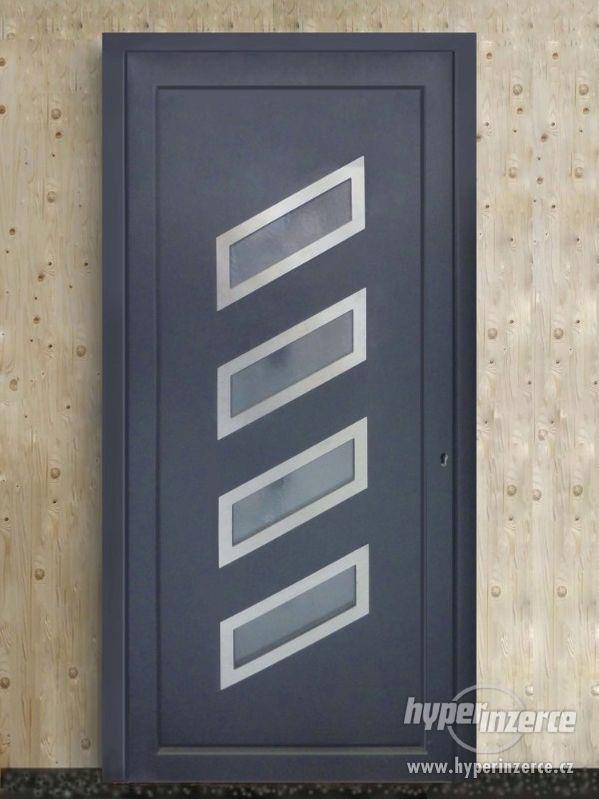 Plastové vchodové dveře antracit 4S kov - foto 1