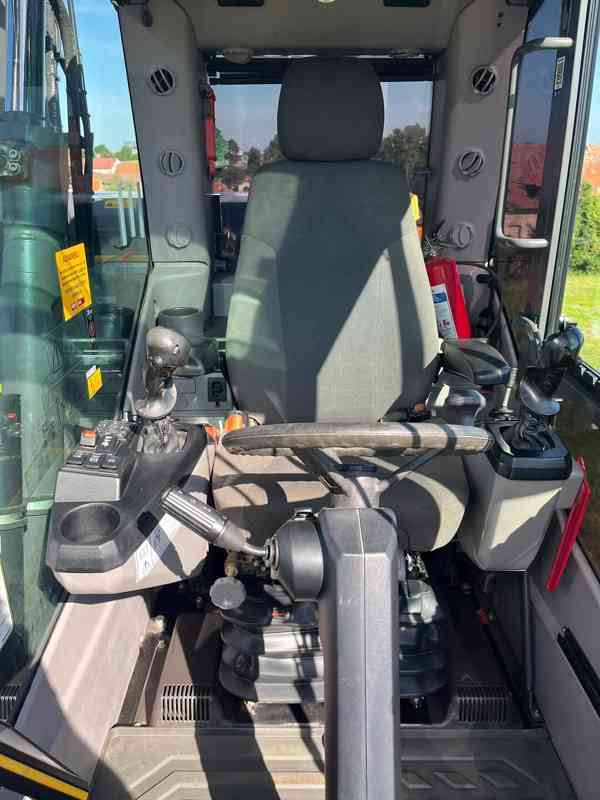 Kolové rypadlo Volvo EW160E (Možnost leasingu) - foto 7