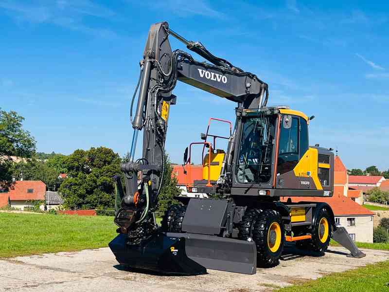 Kolové rypadlo Volvo EW160E (Možnost leasingu)