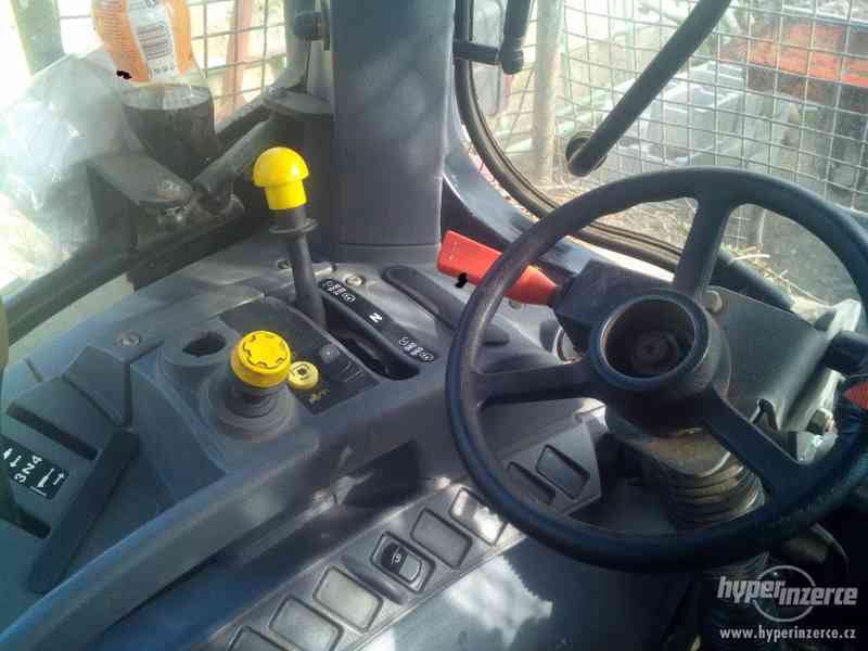 Traktor New Holland, vyvážečka, štěpkovač - foto 4