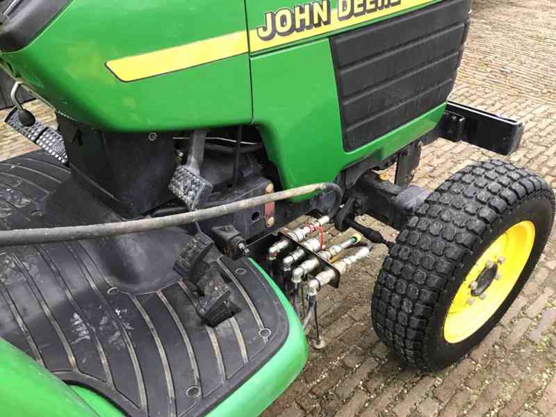 TRAKTOR John Deere 4300 4x4 32PK - foto 16