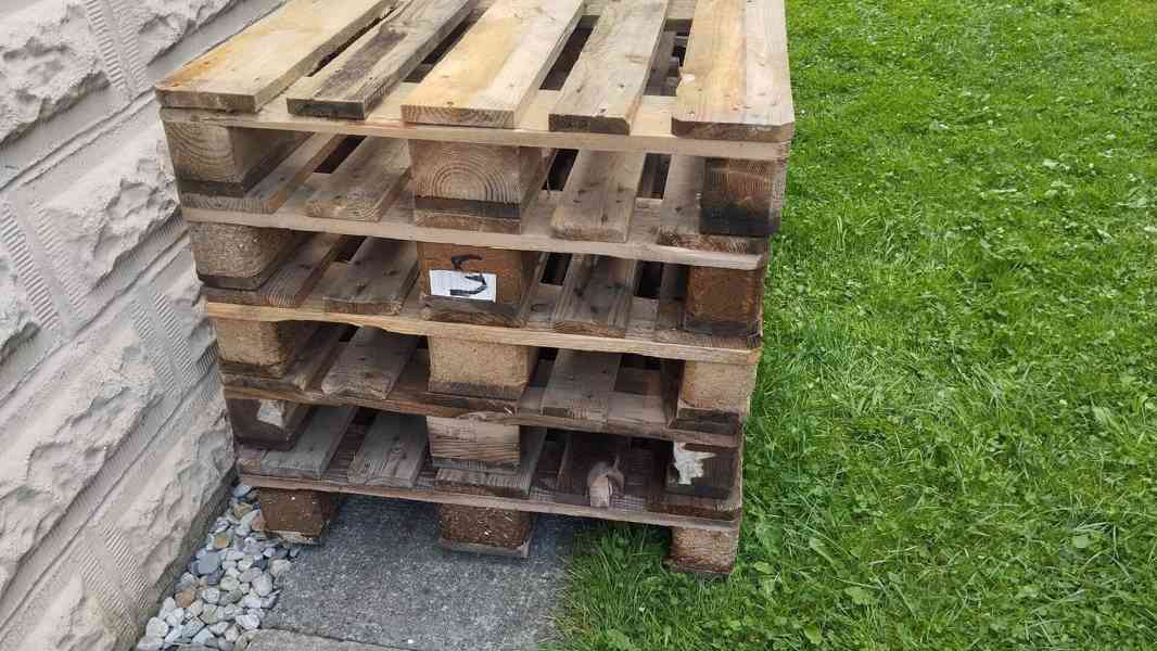 11ks PALET , DŘEVĚNÉ PALETY - Lučina u Žerm.přehrady - foto 17