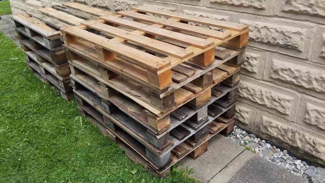 11ks PALET , DŘEVĚNÉ PALETY - Lučina u Žerm.přehrady - foto 18