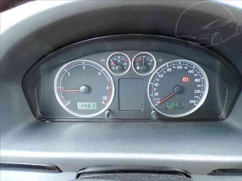 Volkswagen Sharan 1,9 TDI TAŽNÉ ZAŘÍ,7.MÍST - foto 6