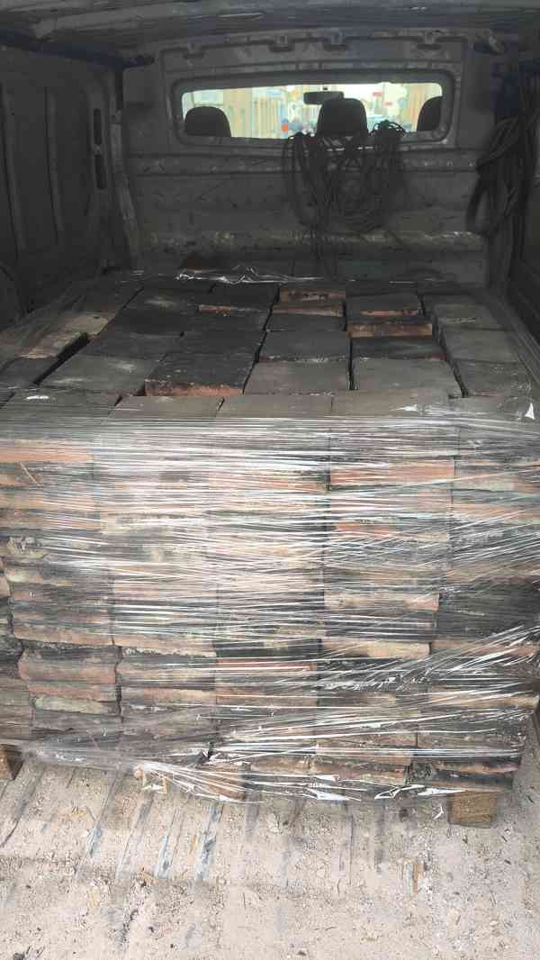 půdní dlažba půdovky 130m2 - foto 3