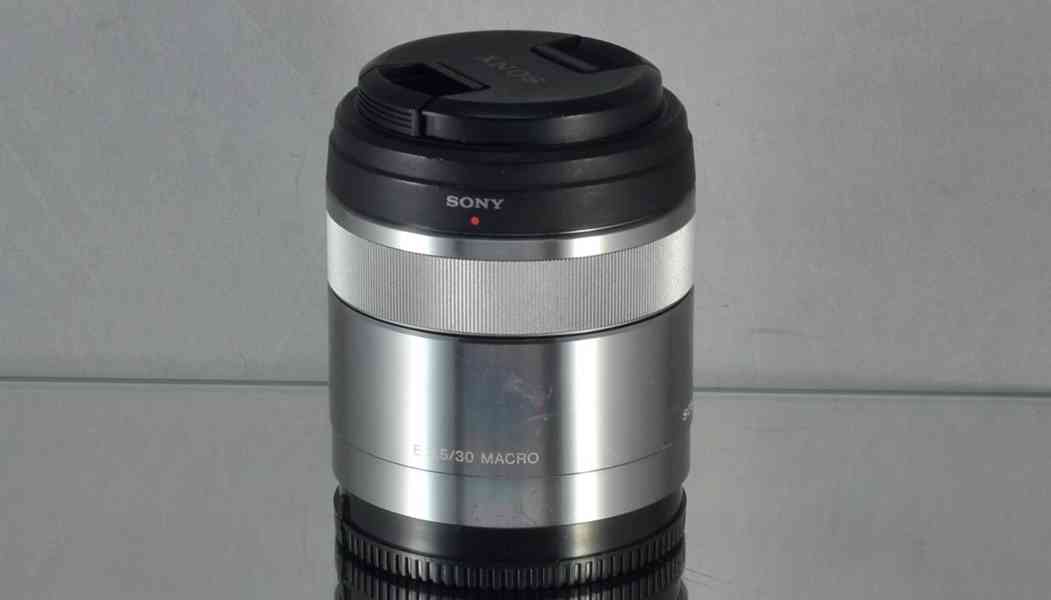 Sony E 30mm f/3,5 MACRO **Macro 1:1*E mount* - foto 5