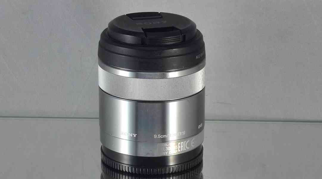Sony E 30mm f/3,5 MACRO **Macro 1:1*E mount* - foto 6