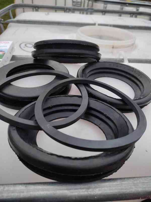 Těsnění, manžeta pro potrubí KG DN100/110mm PROSTĚJOV - foto 3