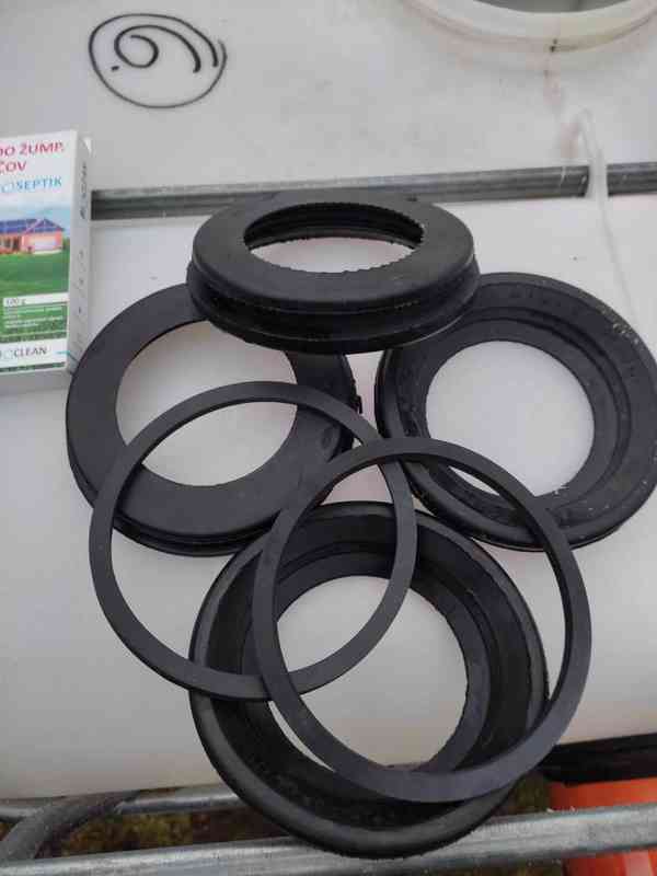 Těsnění, manžeta pro potrubí KG DN100/110mm PROSTĚJOV - foto 2