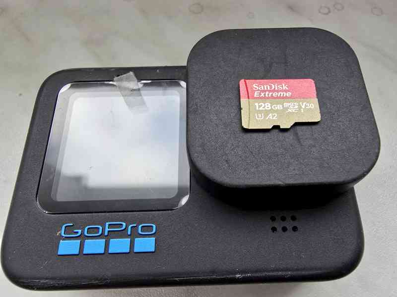 GoPro Hero 10 Black + Media Mod + příslušenství - foto 2