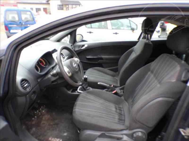 Opel Corsa 1,2 16V KLIMA - foto 7