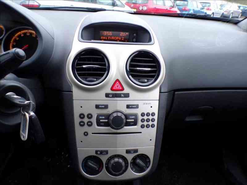 Opel Corsa 1,2 16V KLIMA - foto 6
