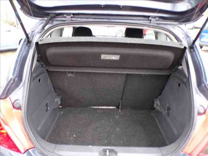 Opel Corsa 1,2 16V KLIMA - foto 9