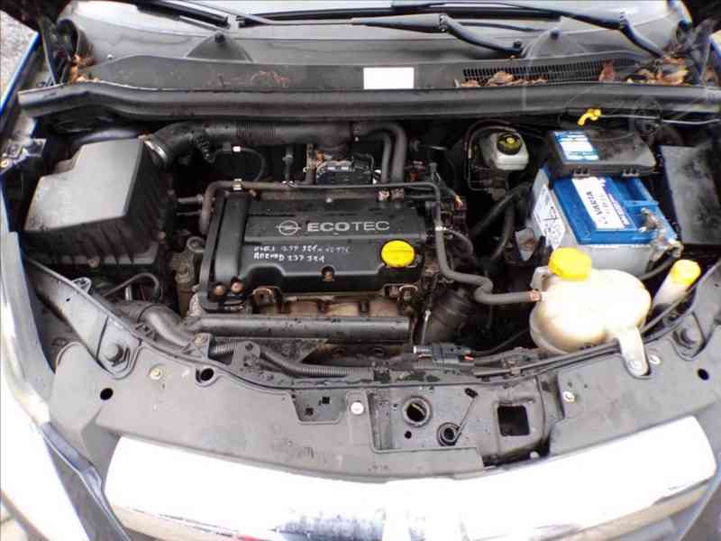 Opel Corsa 1,2 16V KLIMA - foto 12