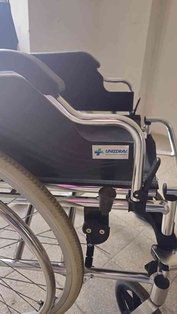 Invalidní vozík - foto 3