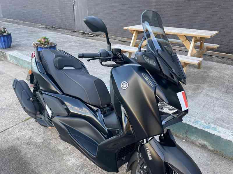 Yamaha X-Max 125 Tech Max, rok výroby 2024, v černé barvě - foto 7