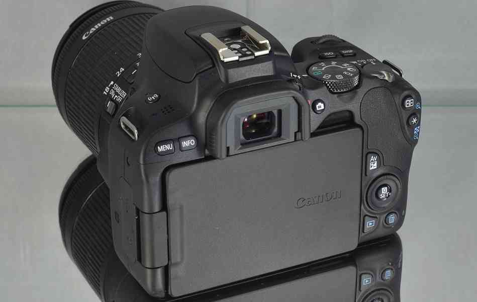 Canon EOS 200D + EFS 18-55mm  IS STM *880 Exp. - foto 10