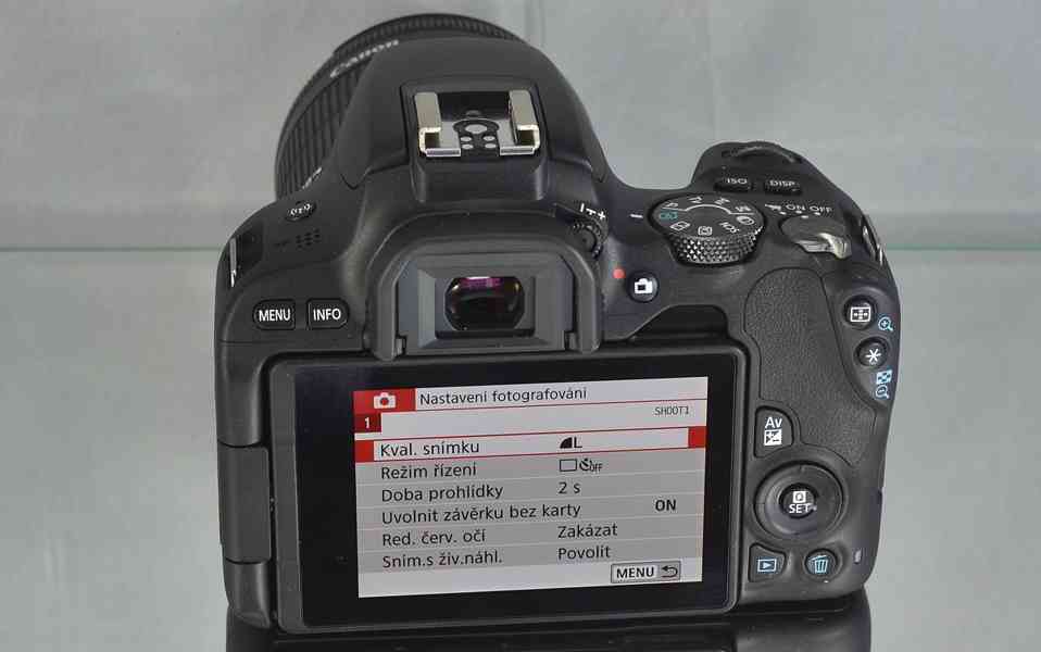 Canon EOS 200D + EFS 18-55mm  IS STM *880 Exp. - foto 9