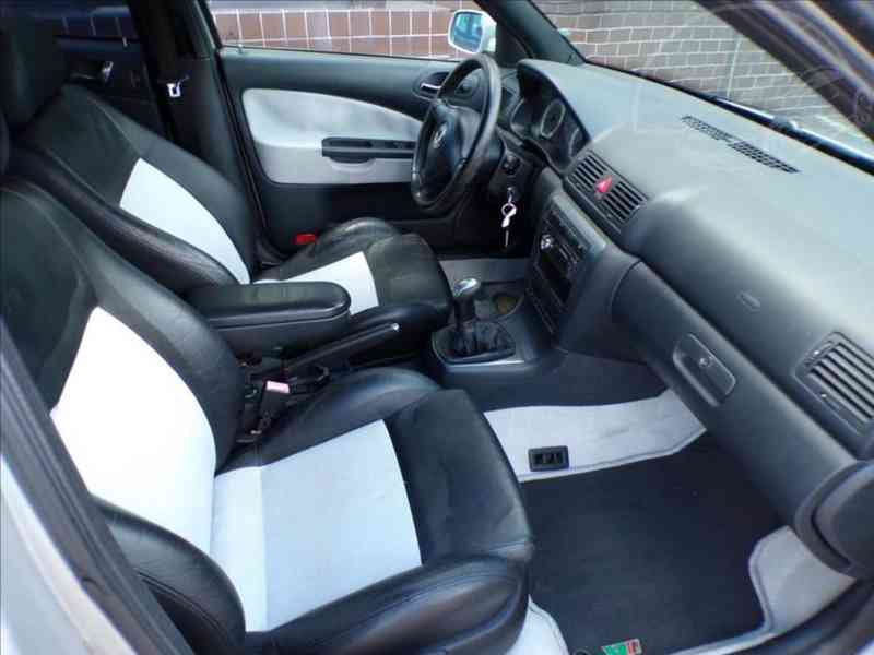 Škoda Octavia 1,8 20V-TURBO 132KW RS,XENONY - foto 11