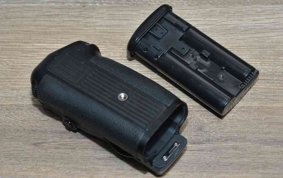 Nikon MB-D10+battery EL4a grip pro Nikon D300,D700 - foto 6