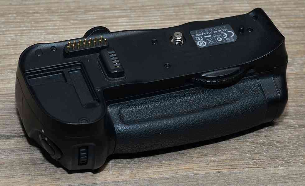 Nikon MB-D10+battery EL4a grip pro Nikon D300,D700 - foto 9