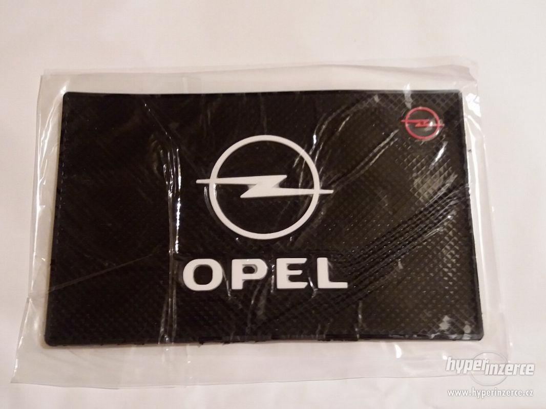 Protiskluzová podložka Opel 190x120x3mm - foto 1