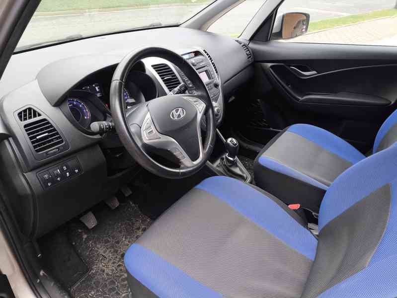 Prodám Hyundai ix20, 1.4 benzín, najeto 19182 km, 1. majitel - foto 6