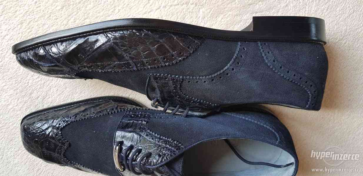 Velmi krásné a originální tmavomodré boty z krokodýlí kůže - foto 2