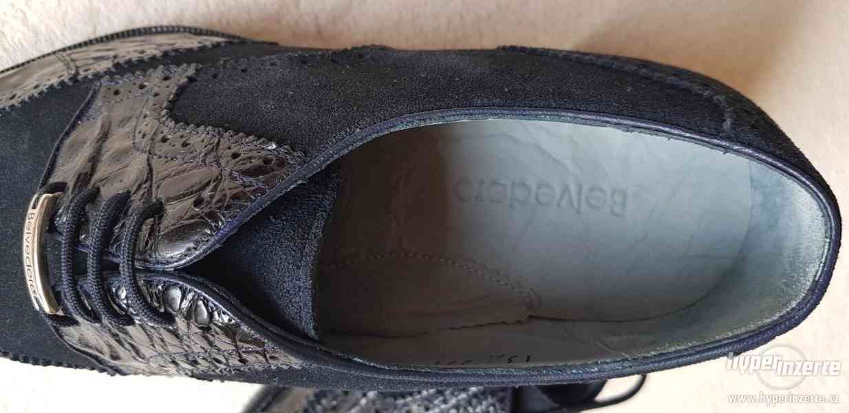 Velmi krásné a originální tmavomodré boty z krokodýlí kůže - foto 6