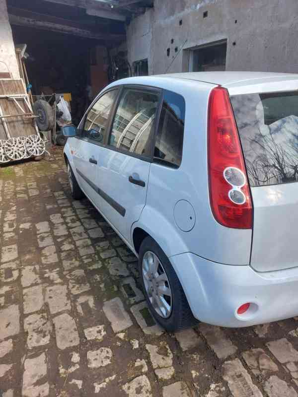 Ford fiesta - foto 6