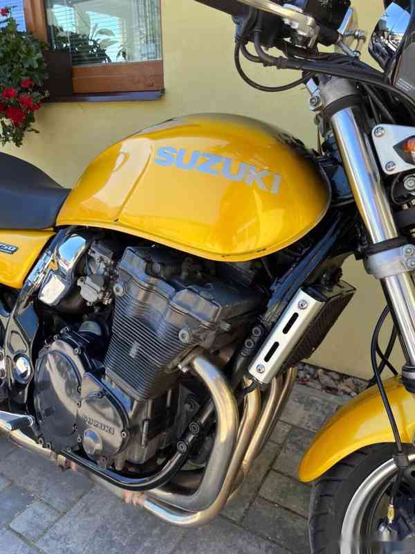 Suzuki GSX 750 - foto 5