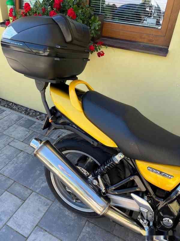 Suzuki GSX 750 - foto 7