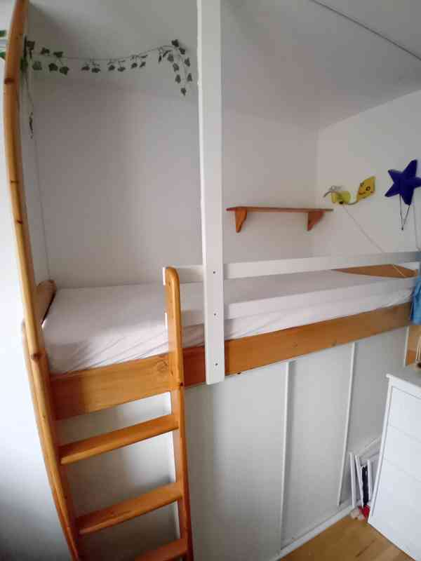 Zvýšená postel s úložným prostorem - foto 2