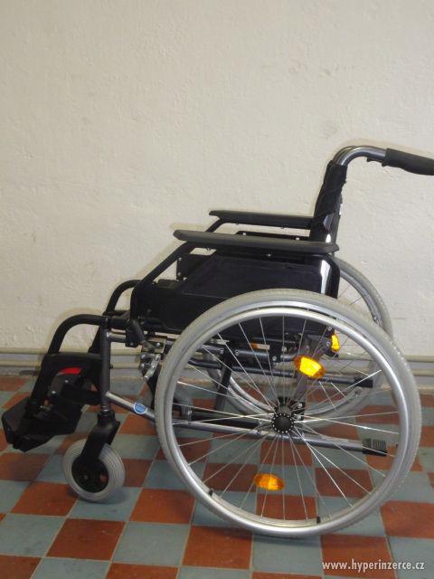 Mechanický invalidní vozík - nový - foto 4